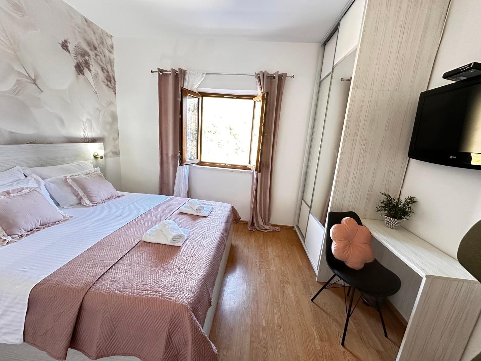 Villa Ivona With Swimming Pool And Jacuzzi Oslje Екстер'єр фото