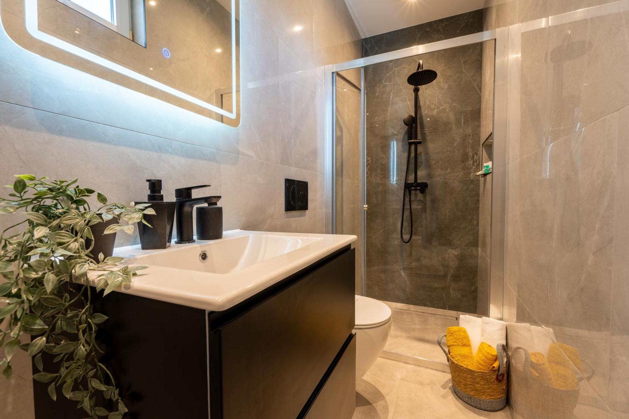 Villa Ivona With Swimming Pool And Jacuzzi Oslje Екстер'єр фото