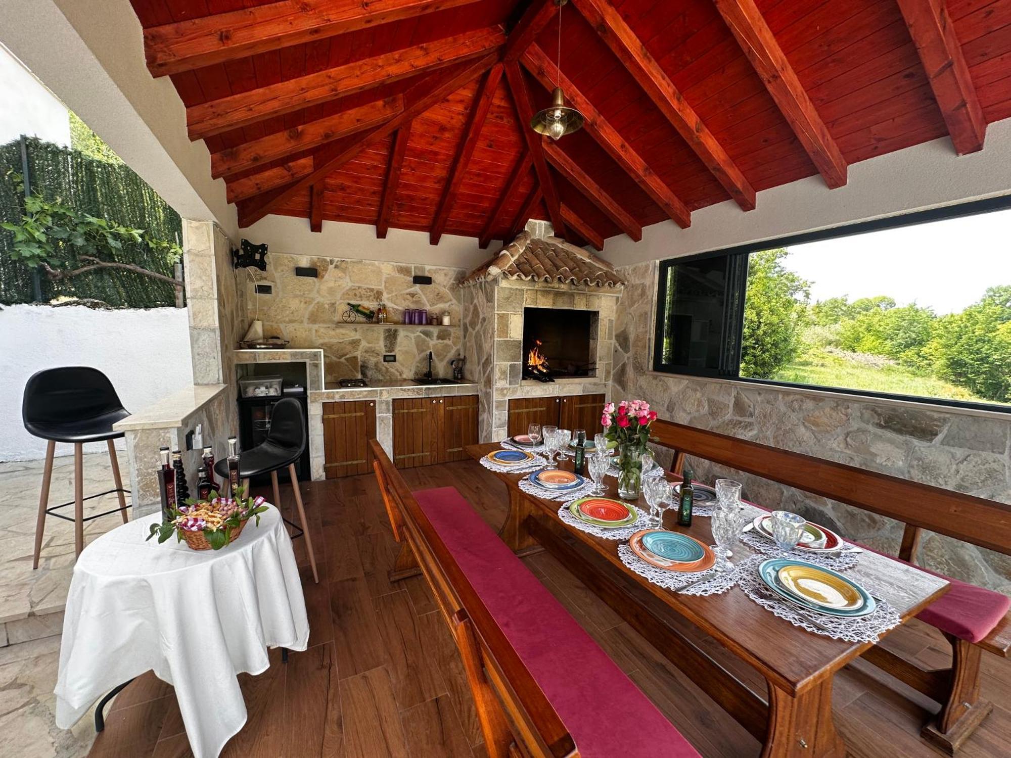 Villa Ivona With Swimming Pool And Jacuzzi Oslje Екстер'єр фото