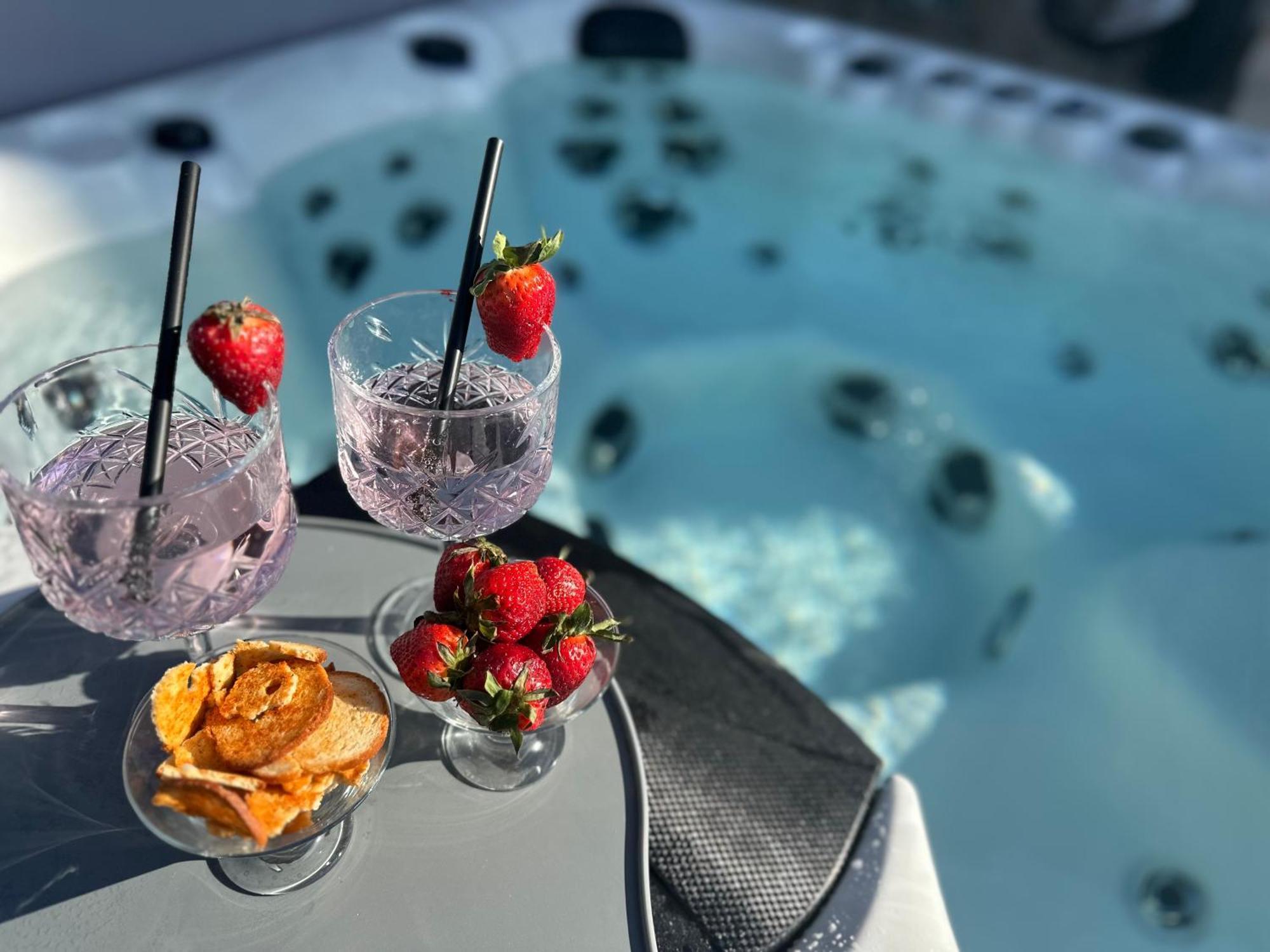 Villa Ivona With Swimming Pool And Jacuzzi Oslje Екстер'єр фото